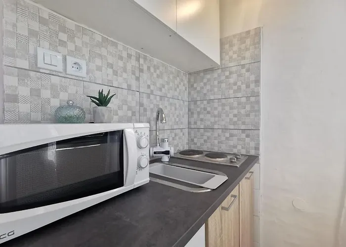 Bacvice In Apartman *
